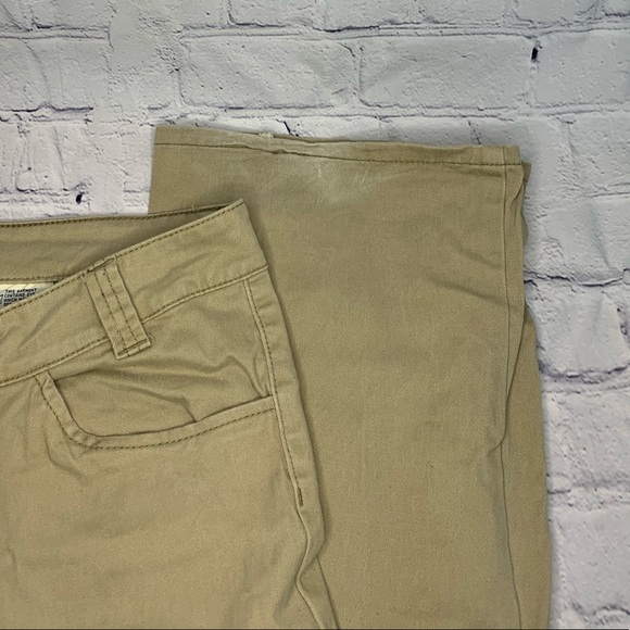 Unionbay Stretch Khaki Colored Pants Size 11 - Picture 6 of 8